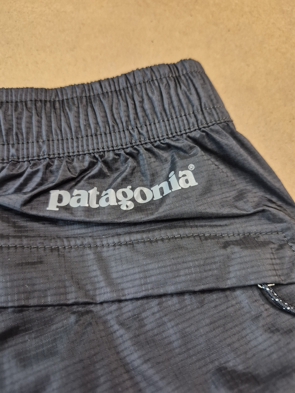Patagonia Black Women's Waterproof Pants 3361/379 - Picture 11 of 12